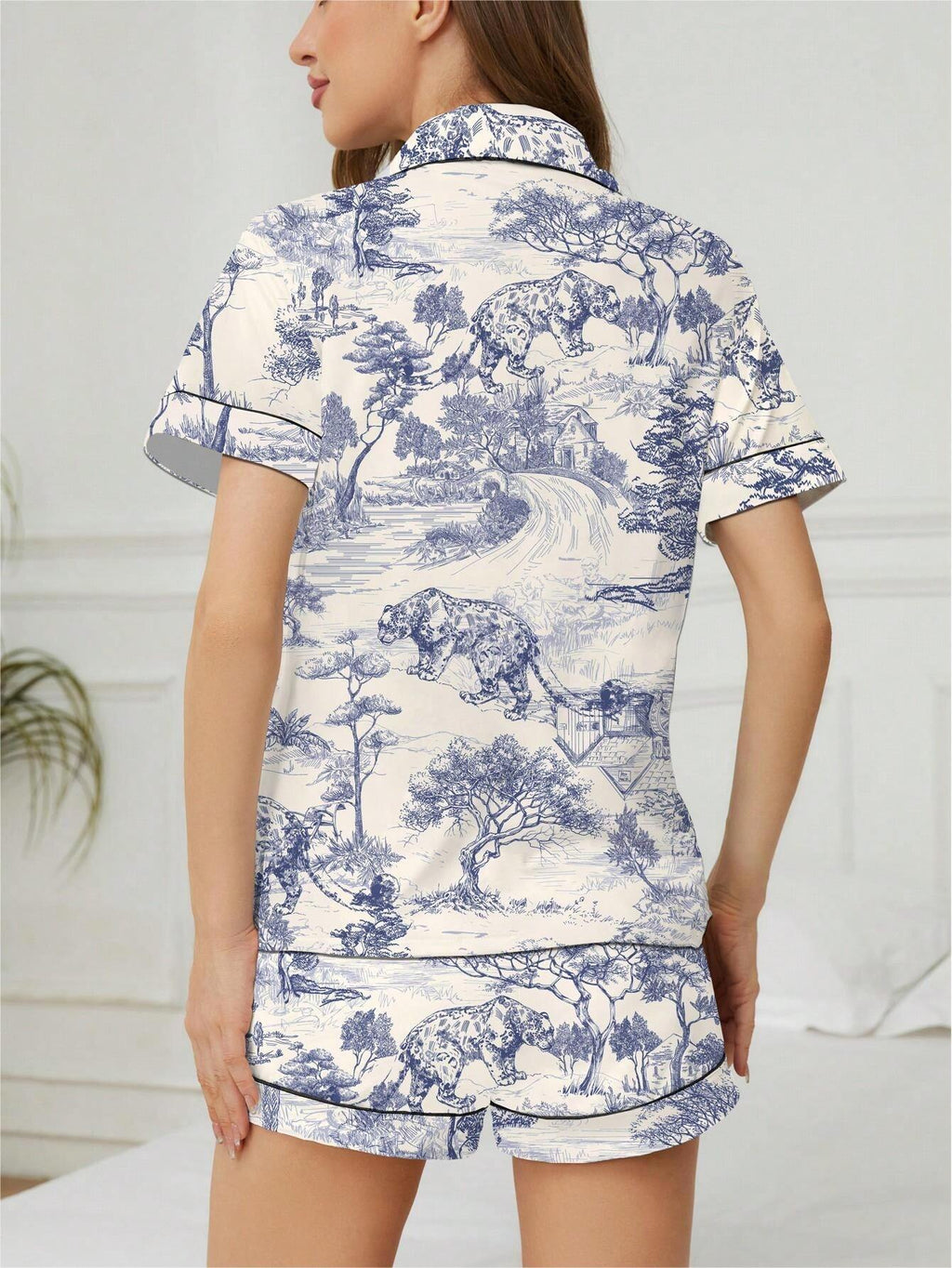 Ensemble avec motifs de la toile de Jouy