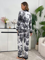 Ensemble satin décontracté.