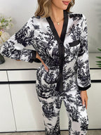 Ensemble satin décontracté.