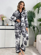 Ensemble satin décontracté.