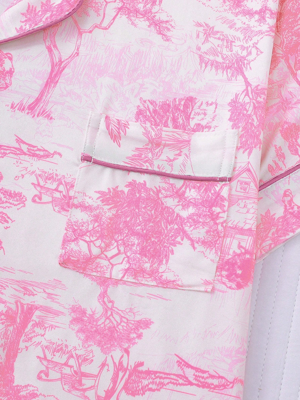 Ensemble avec motifs de la toile de Jouy