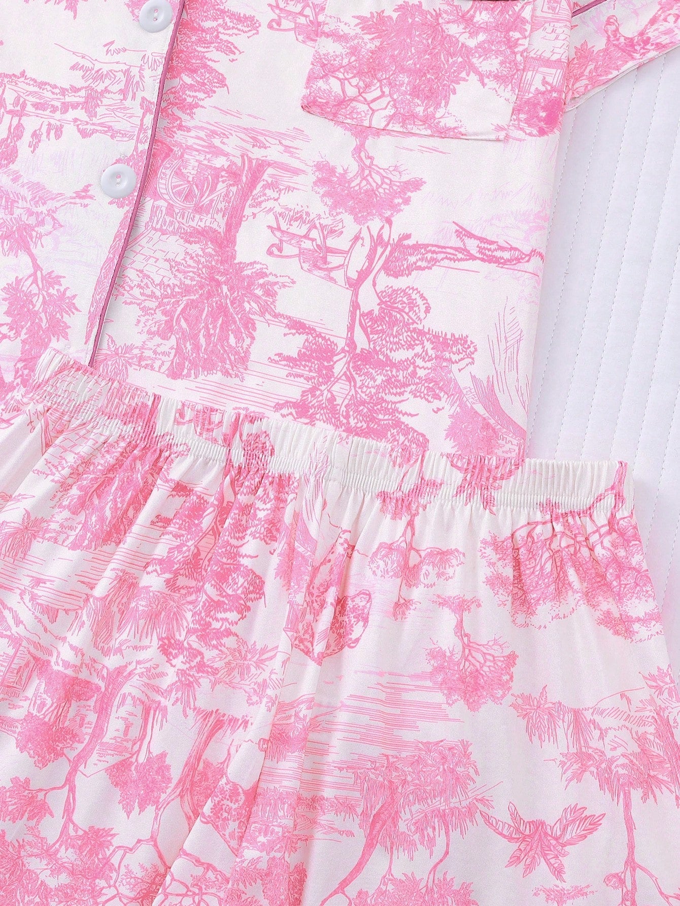 Ensemble avec motifs de la toile de Jouy