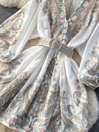 Robe tunique aux inspirations orientales.