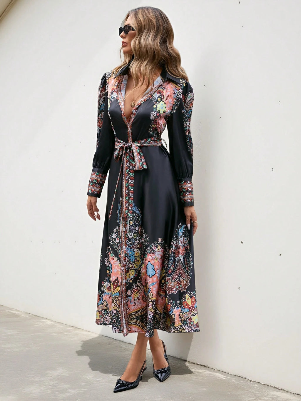Robe longue femme imprimé tendance et satinée fluide.