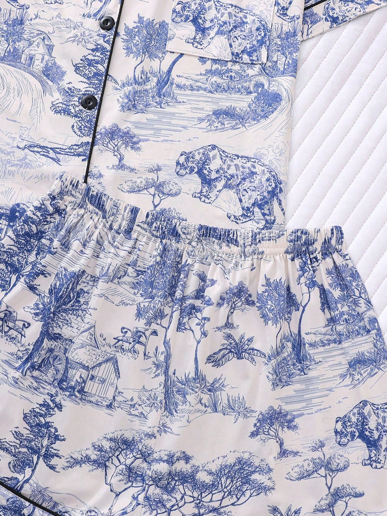 Ensemble avec motifs de la toile de Jouy