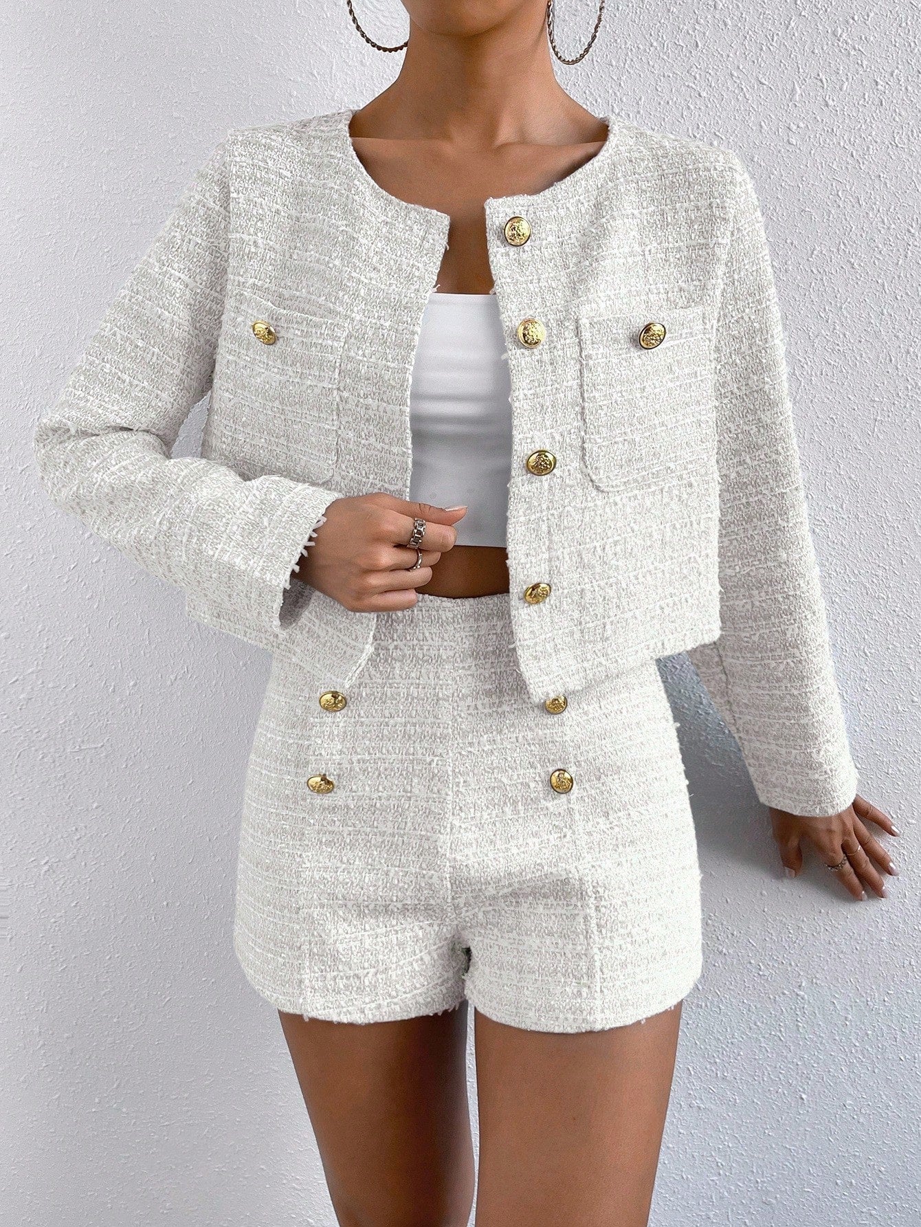 Ensemble short & veste chic à bouton dorés. Image secondaire du produit