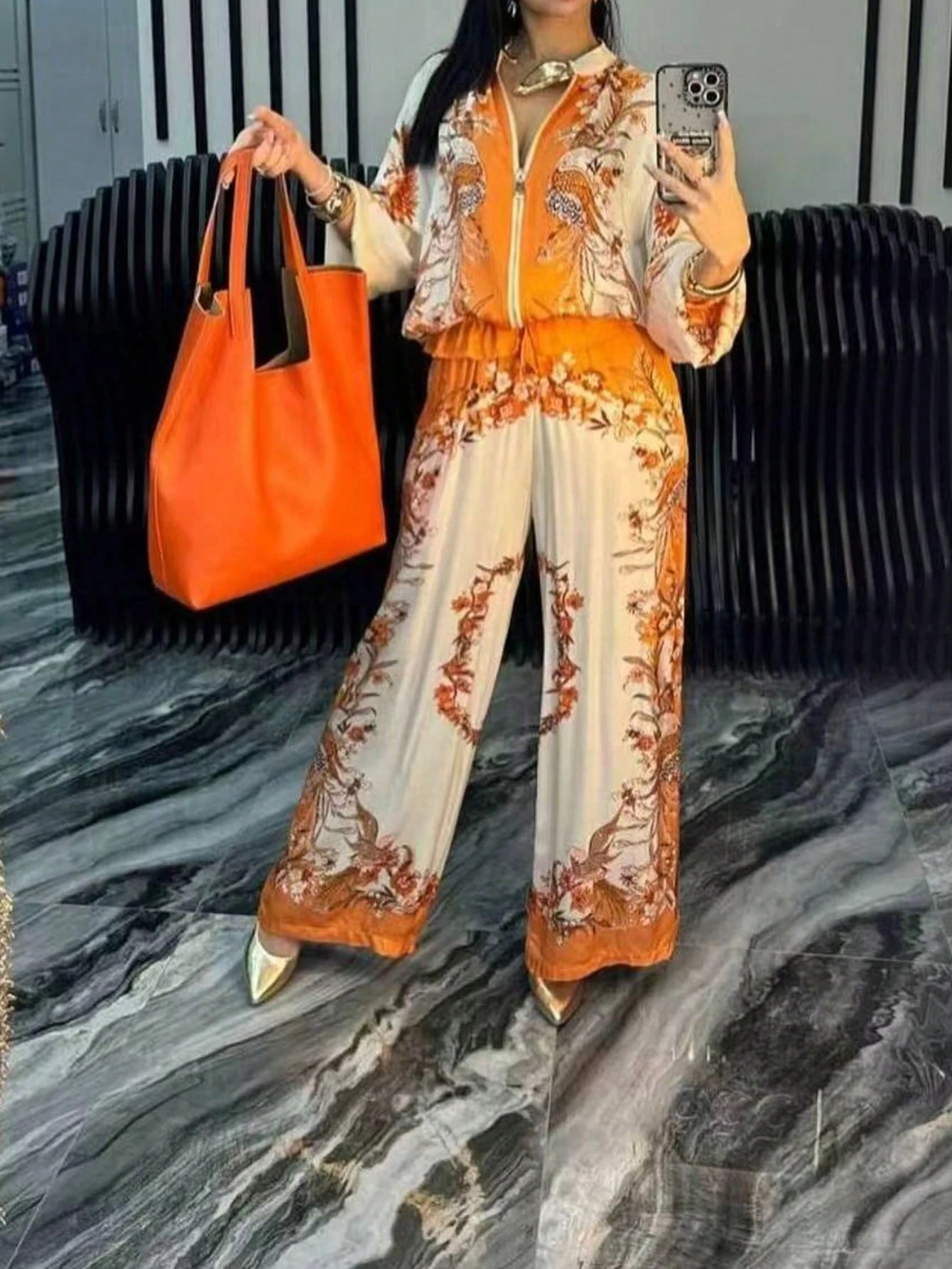 Ensemble  énergie "resort wear "de luxe.