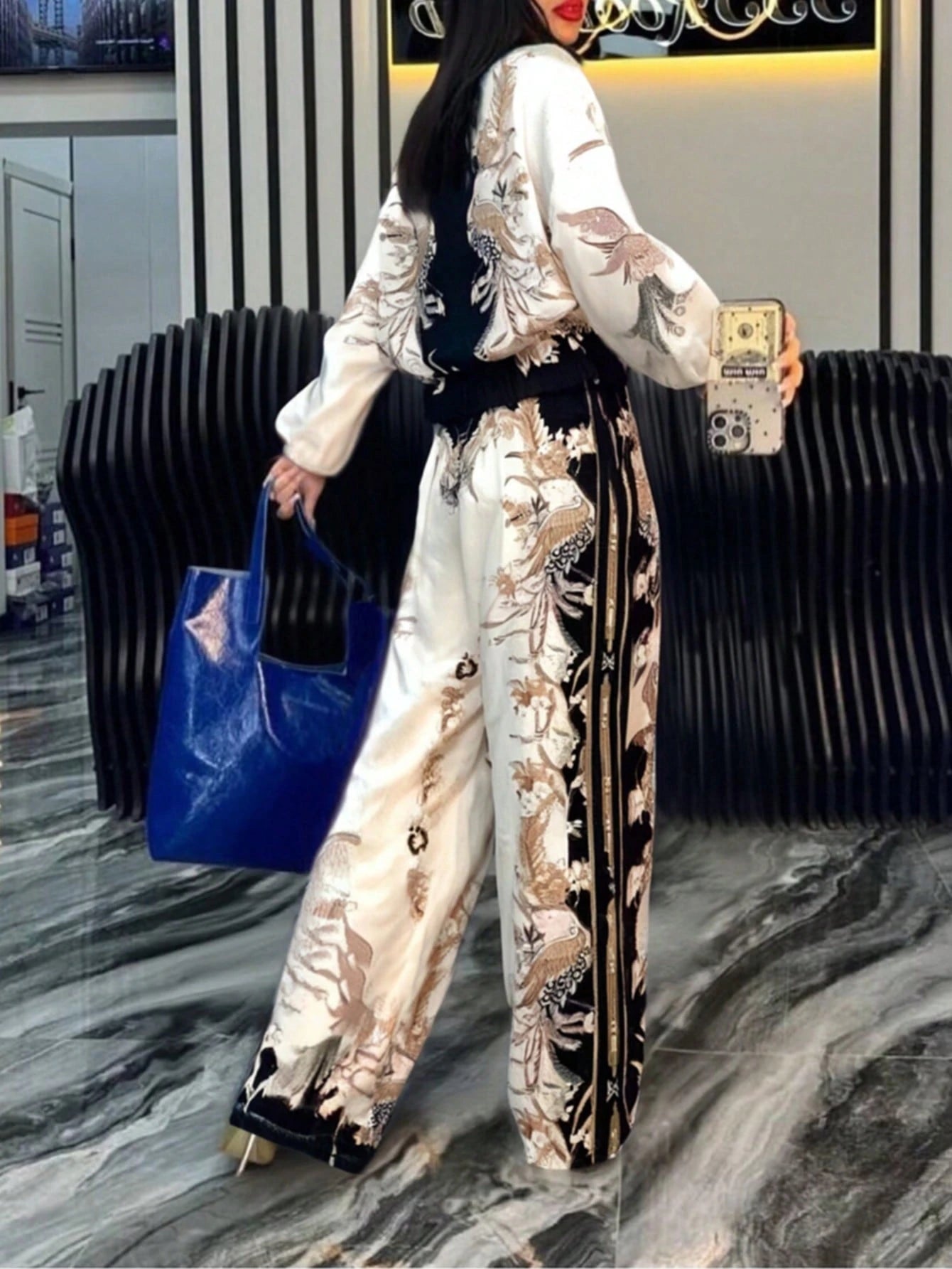 Ensemble  énergie "resort wear "de luxe.