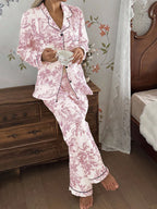 Tenue en satin "Toile de Jouy "