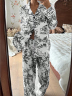 Tenue en satin "Toile de Jouy "