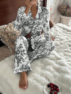 Tenue en satin "Toile de Jouy "