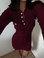 Robe en tricot moulante décontractée.