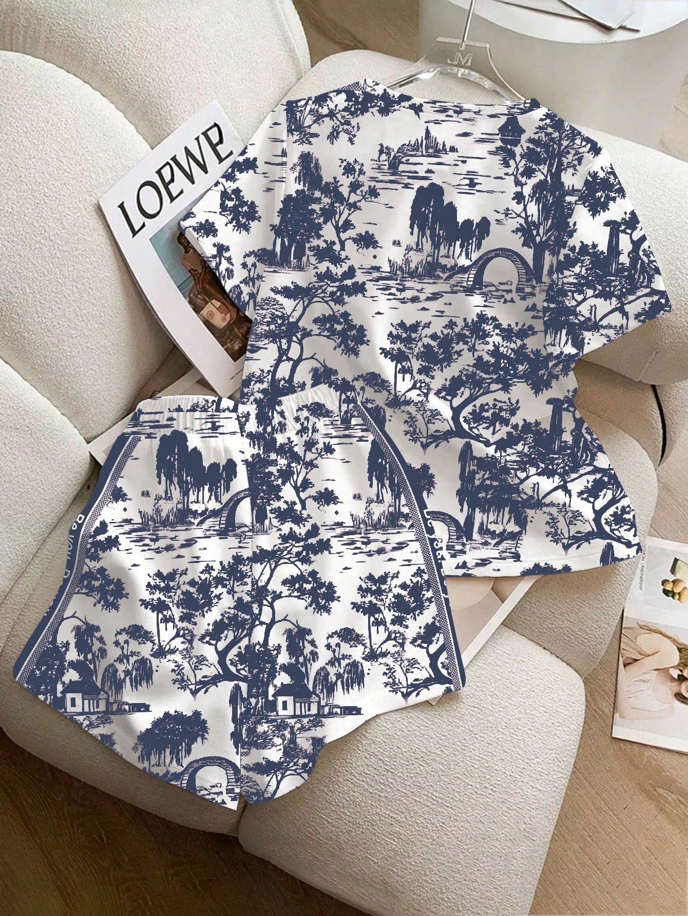 Ensemble Coordonné T-shirt et Short Imprimé Toile de Jouy – Casual Chic