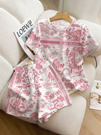 Ensemble Coordonné T-shirt et Short Imprimé Toile de Jouy – Casual Chic