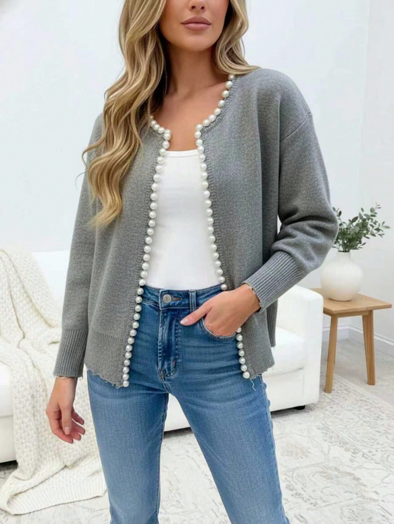 Pull vintage avec boutons en perles et manches lanternes Image secondaire du produit