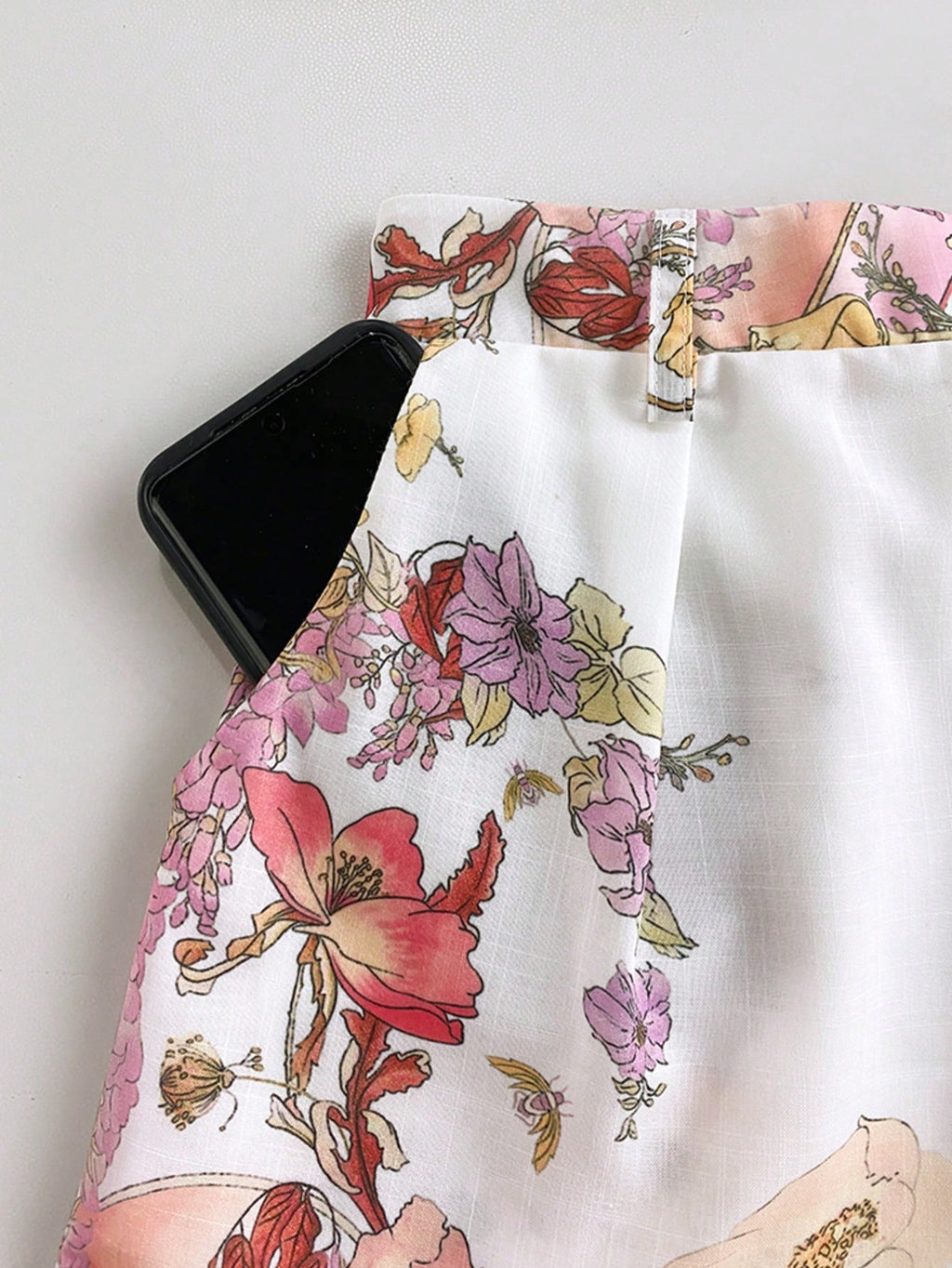 Deux pièces avec imprimé floral.