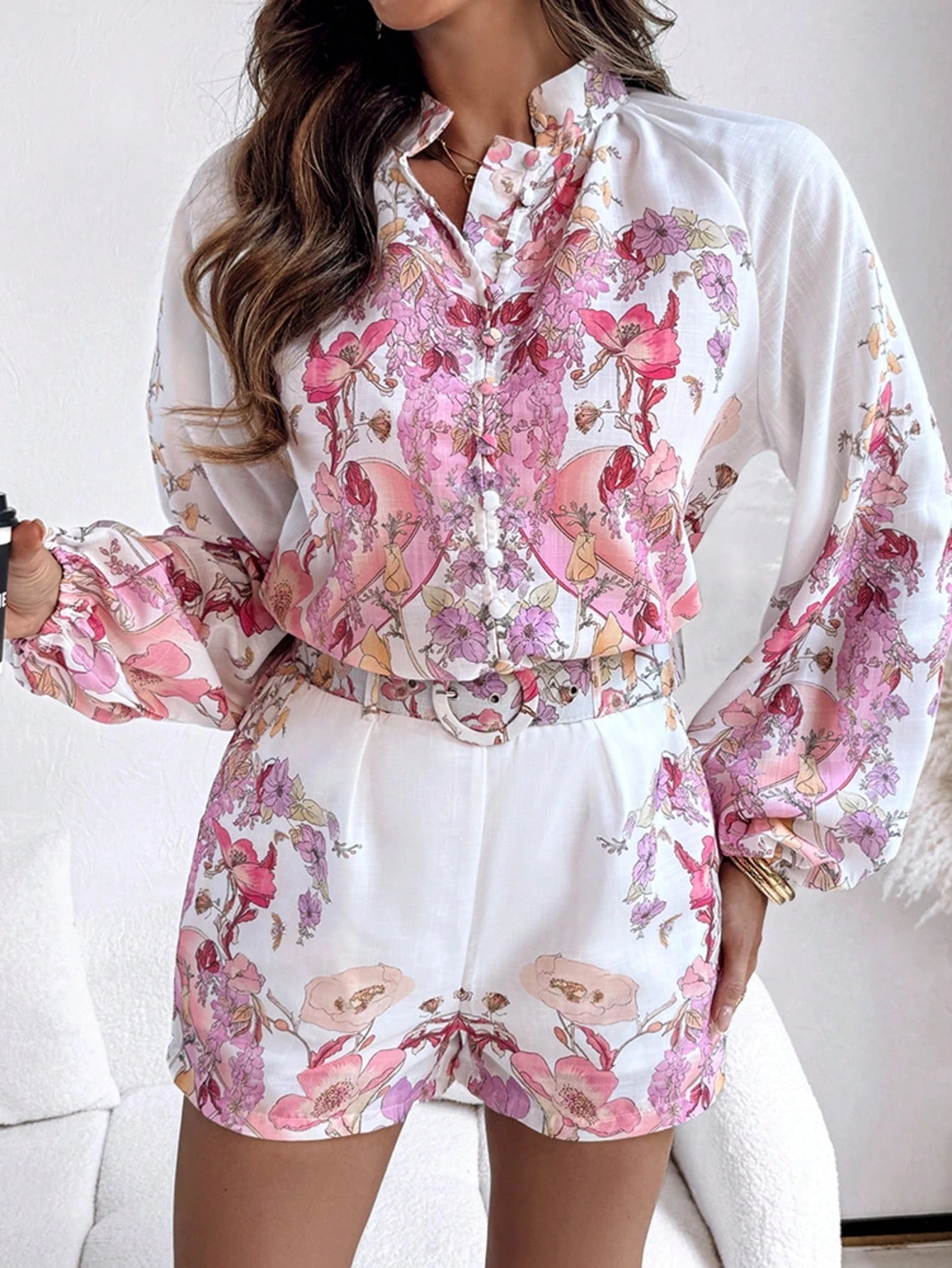 Deux pièces avec imprimé floral.