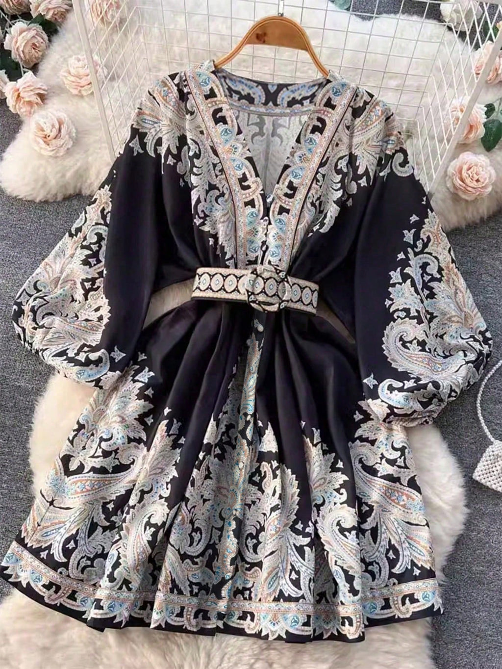Robe tunique aux inspirations orientales.