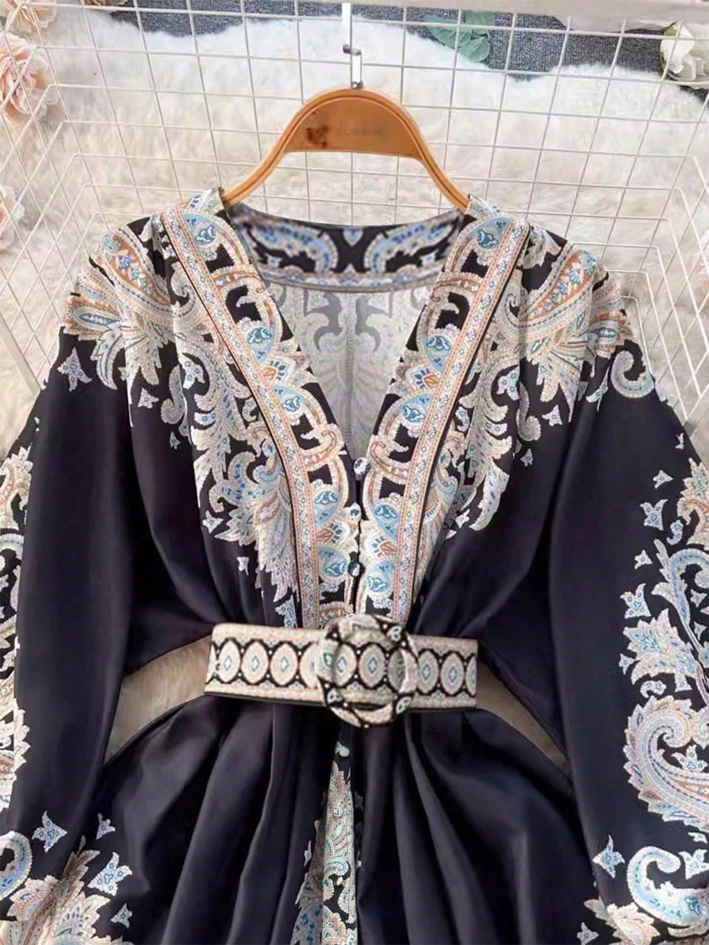 Robe tunique aux inspirations orientales.