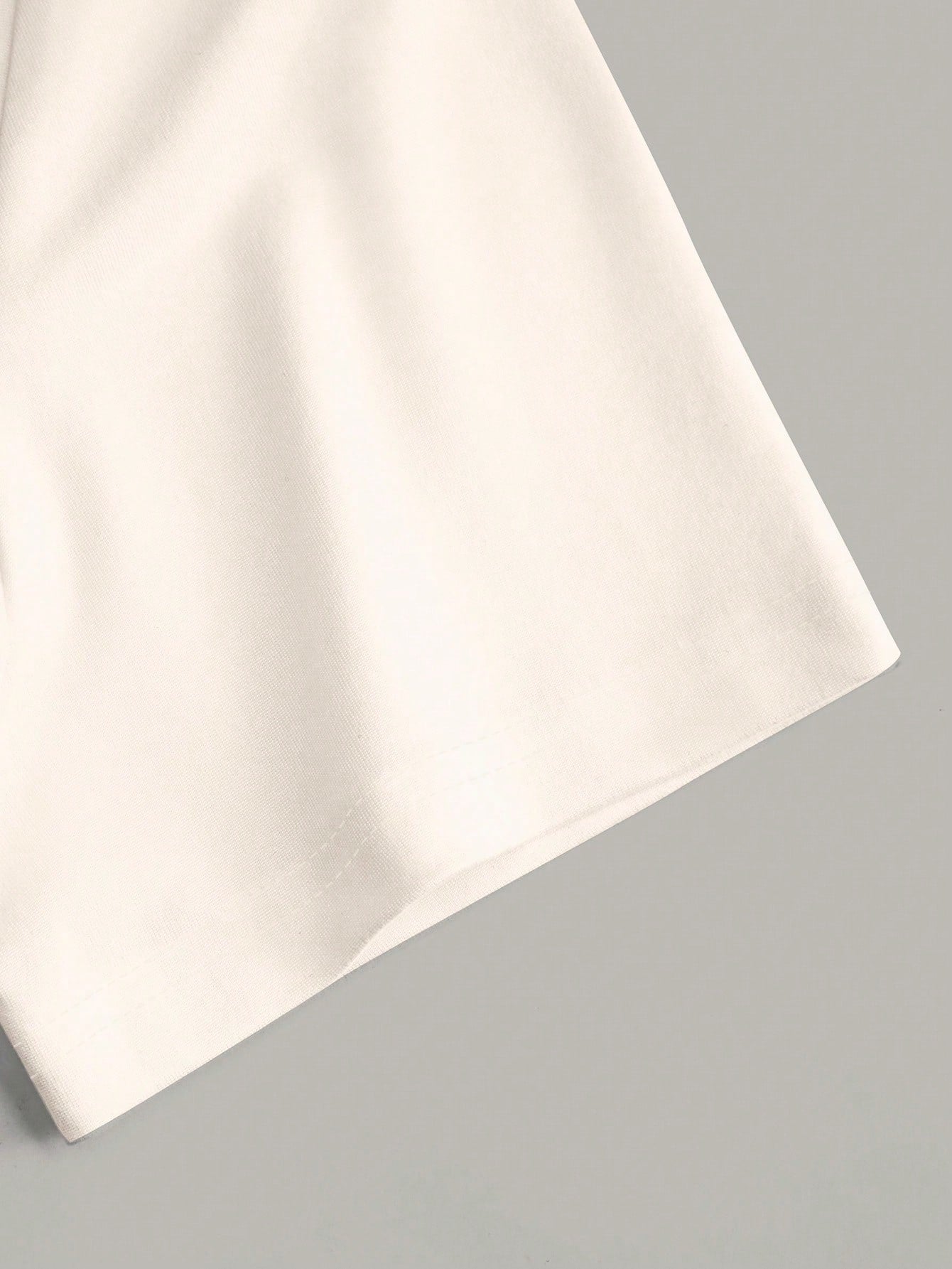 Ensemble Coordonné T-shirt et Short Monogramme – Look Sport-Chic