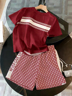 Ensemble Coordonné T-shirt et Short Monogramme – Look Sport-Chic