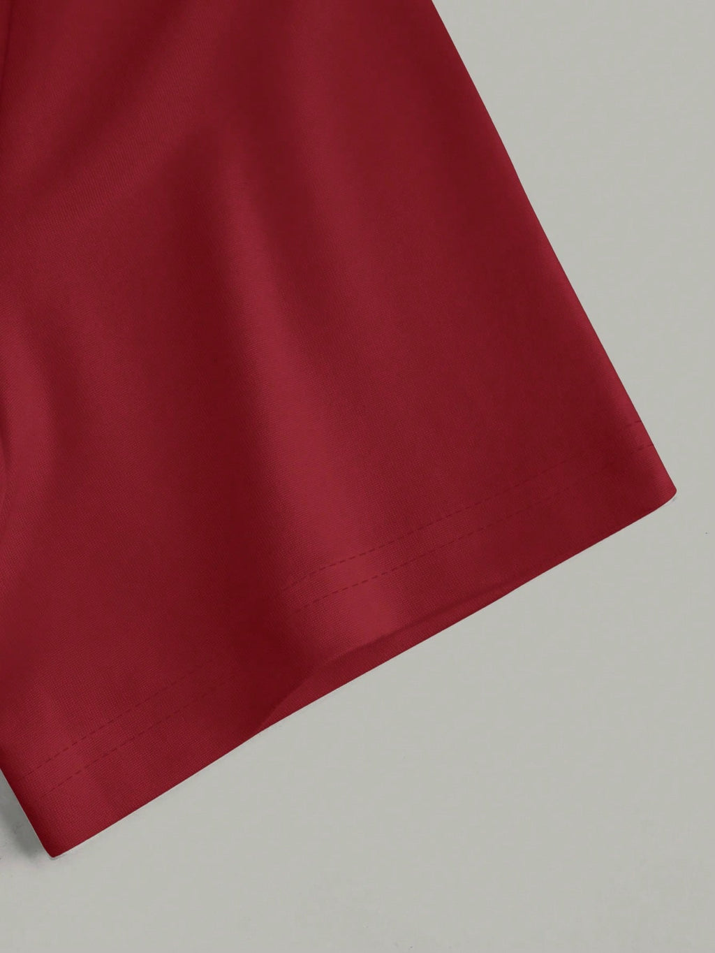 Ensemble Coordonné T-shirt et Short Monogramme – Look Sport-Chic