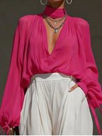 Blouse fluide jaune solaire.