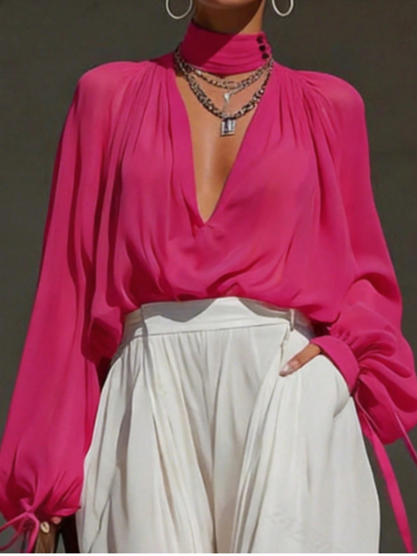 Blouse fluide jaune solaire.