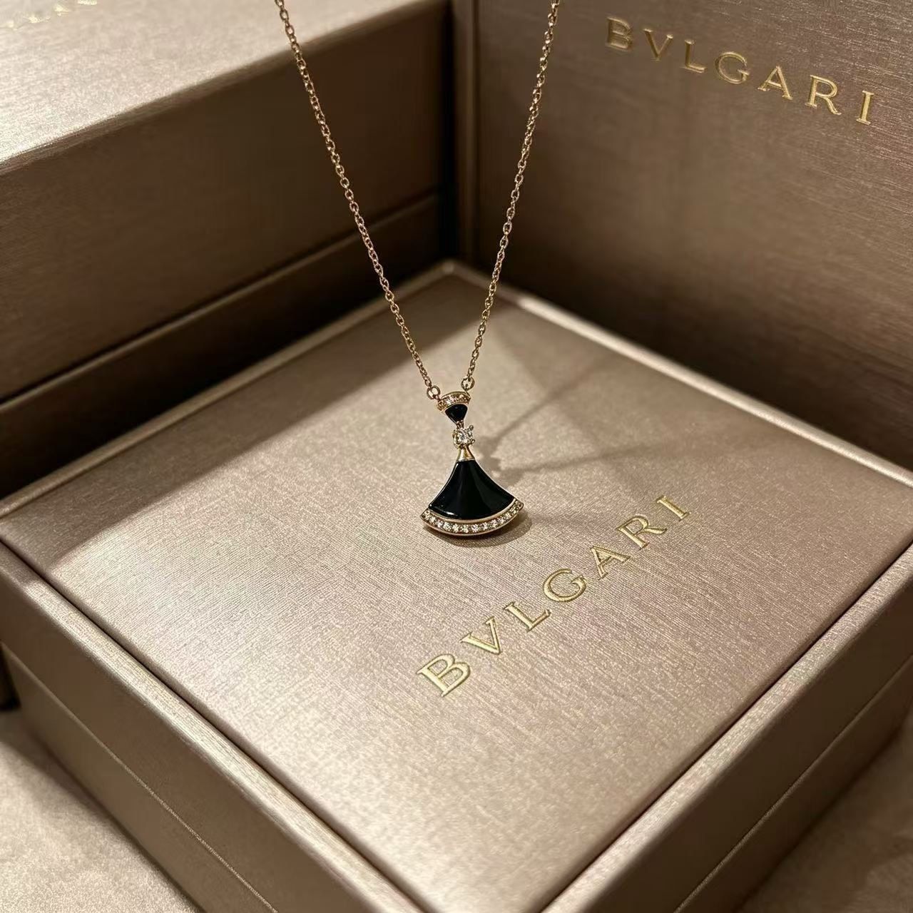 Bijoux 3 Image principale du produit