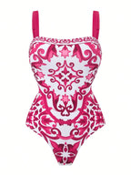Un ensemble de plage rose imprimé inspiré de Dolce &Gabbana.