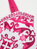 Un ensemble de plage rose imprimé inspiré de Dolce &Gabbana.