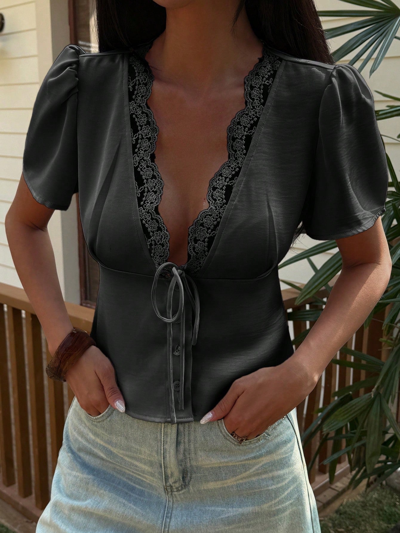 chemisier en satin chic Image secondaire du produit